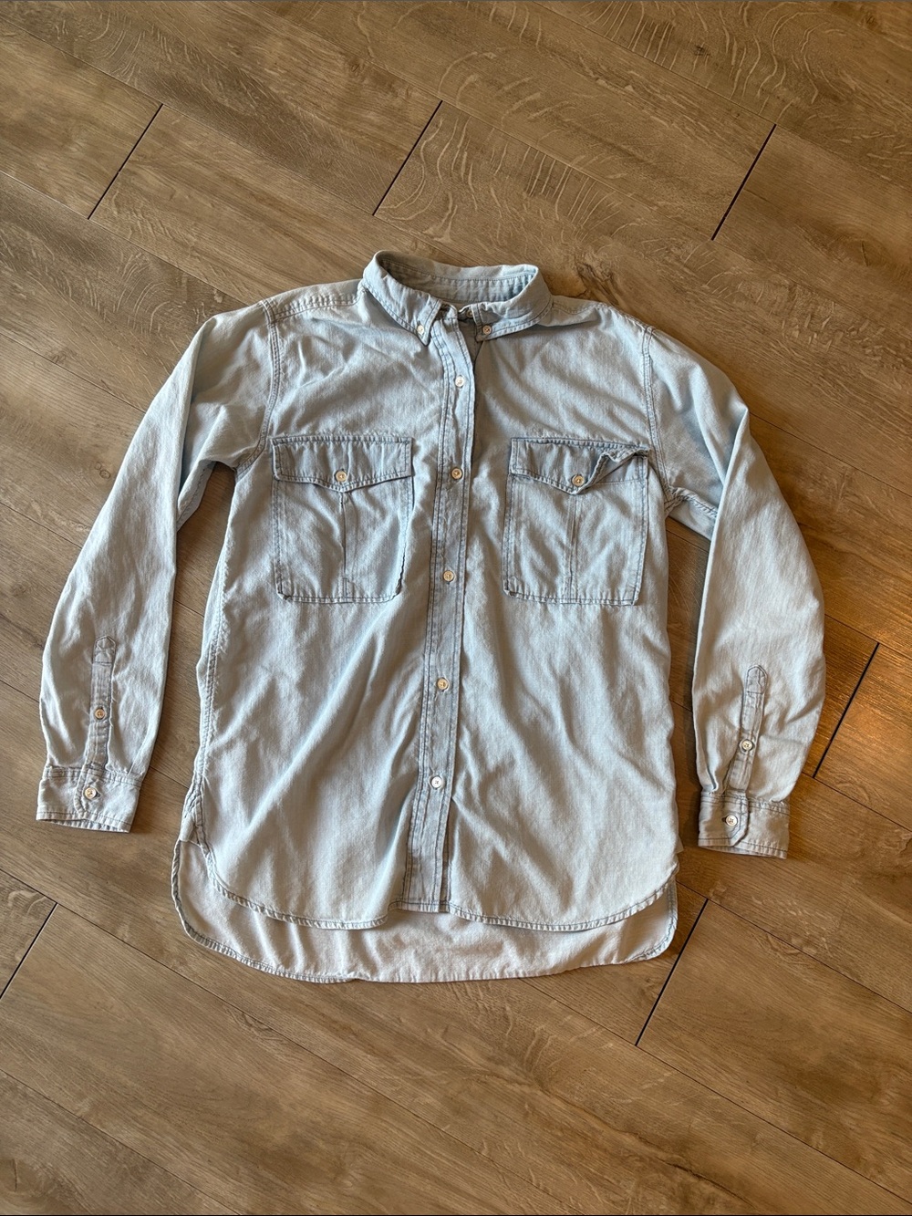 Wilfred Free Aritzia Pale Blue Cotton Button-Down Shirt Size Small